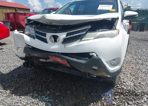 2015 Toyota Rav4 Xle z USA, uszkodzony, nr VIN 2T3RFREV3FW380728